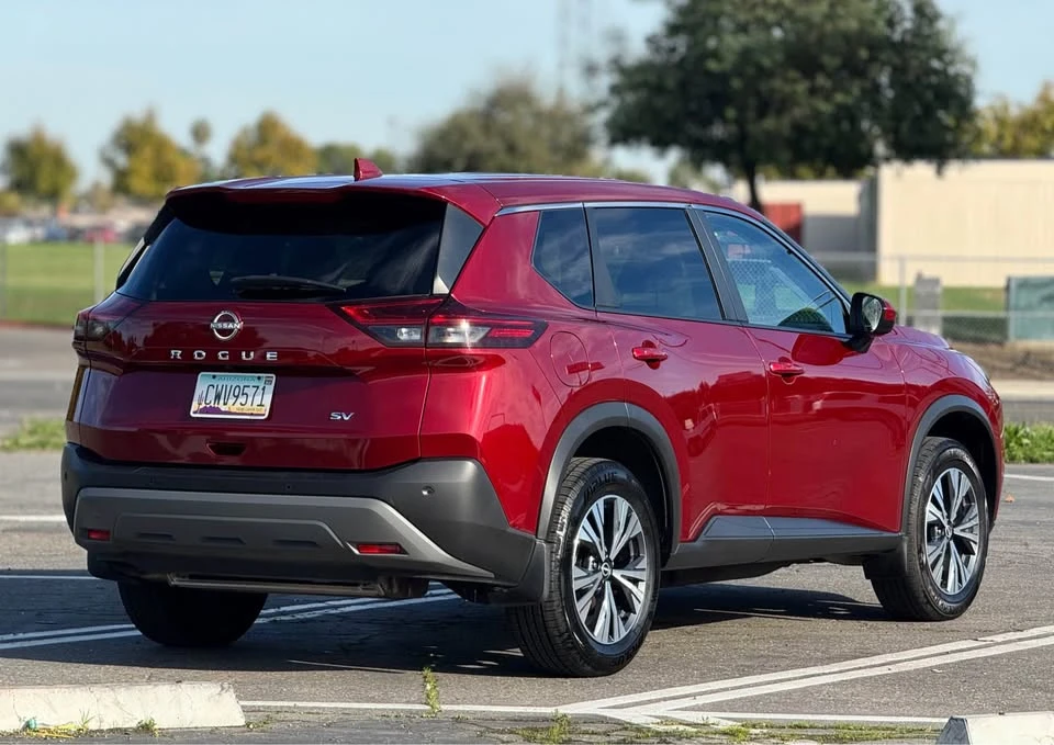 2023 Nissan Rogue - Image 8 of 20