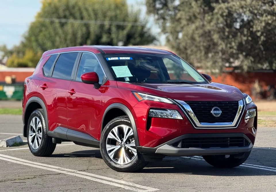 2023 Nissan Rogue - Image 2 of 20