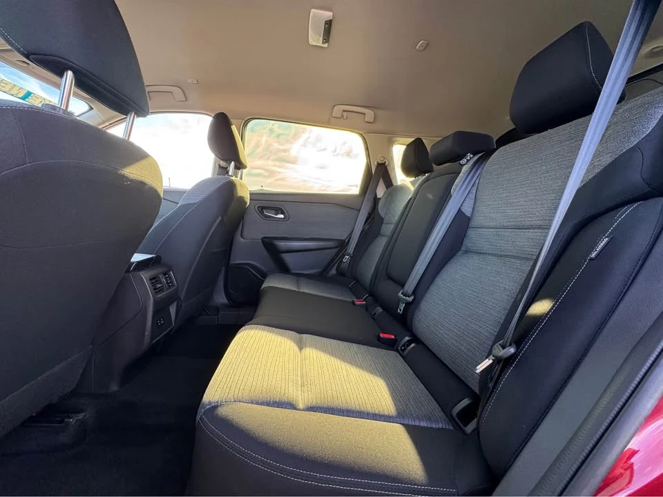 2023 Nissan Rogue - Image 13 of 20
