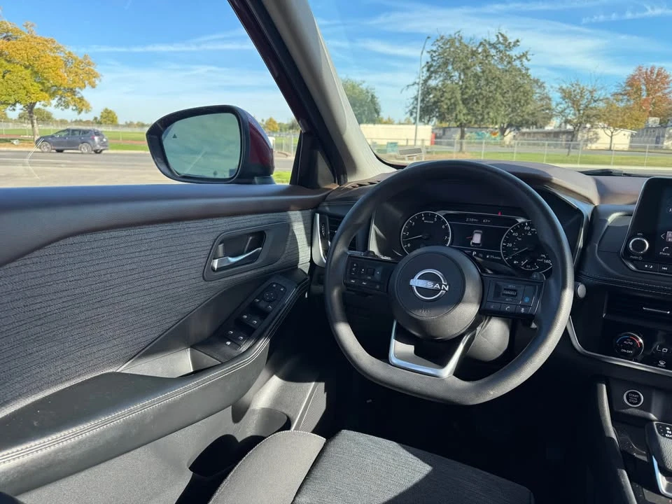 2023 Nissan Rogue - Image 17 of 20