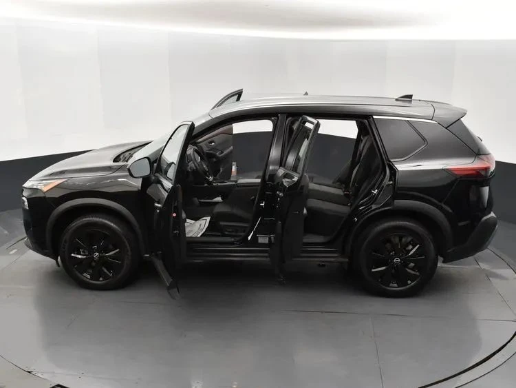 2023 Nissan Rogue - Image 7 of 12