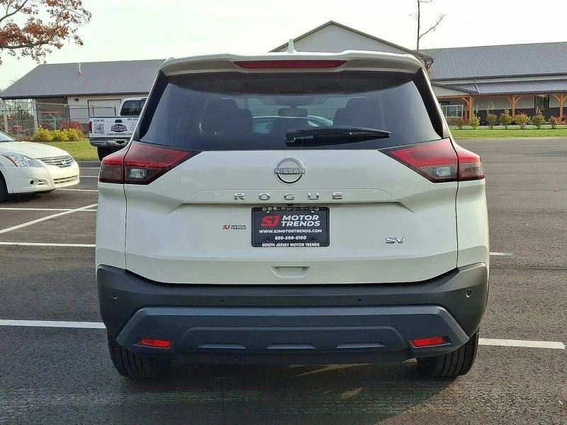 2023 Nissan Rogue - Image 5 of 12