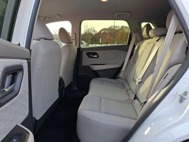 2023 Nissan Rogue - Image 10 of 12