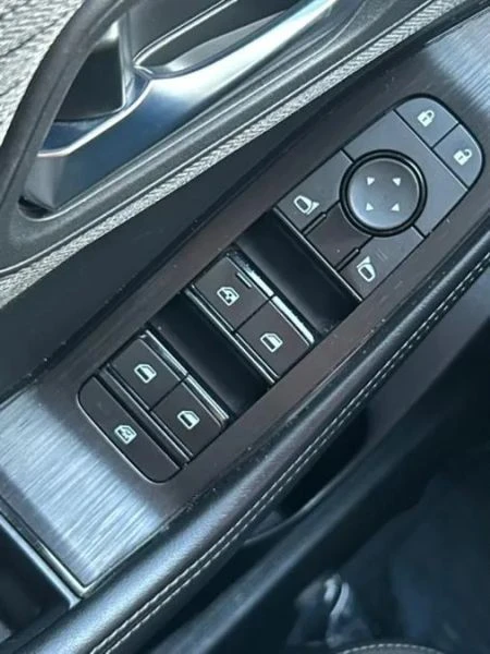 2023 Nissan Rogue - Image 7 of 12