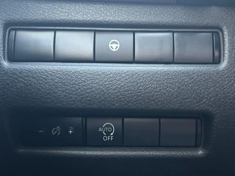 2023 Nissan Rogue - Image 8 of 12