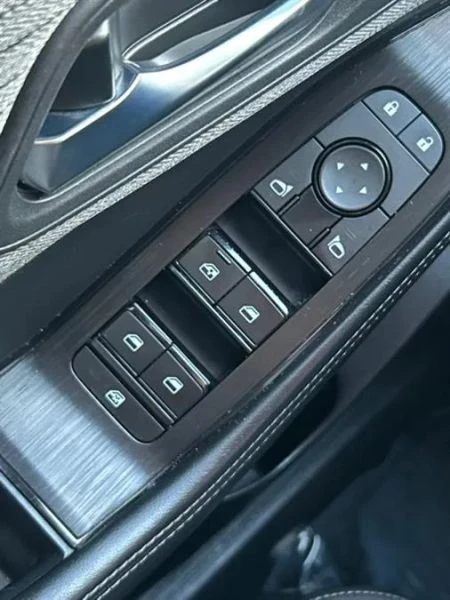 2023 Nissan Rogue - Image 7 of 12