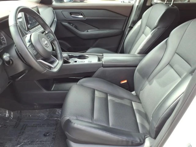 2023 Nissan Rogue - Image 15 of 25