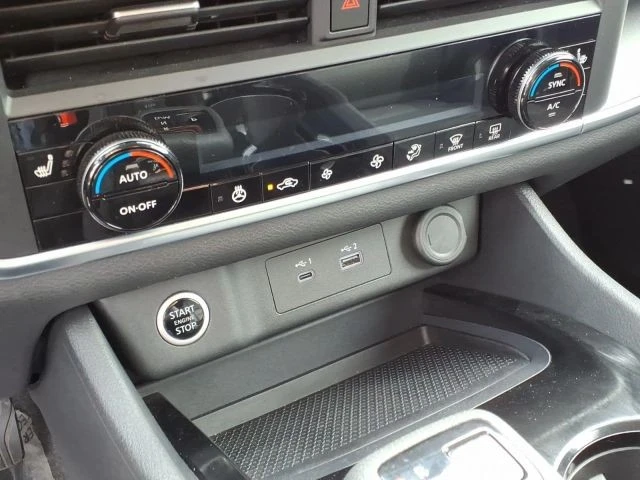 2023 Nissan Rogue - Image 20 of 25