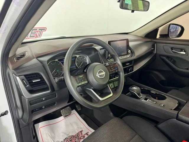 2023 Nissan Rogue - Image 10 of 12