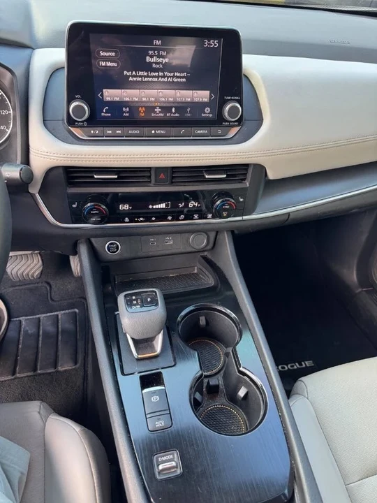 2023 Nissan Rogue - Image 12 of 18