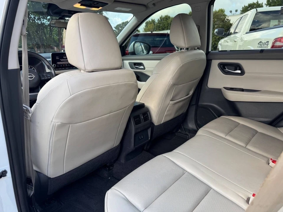 2023 Nissan Rogue - Image 14 of 18