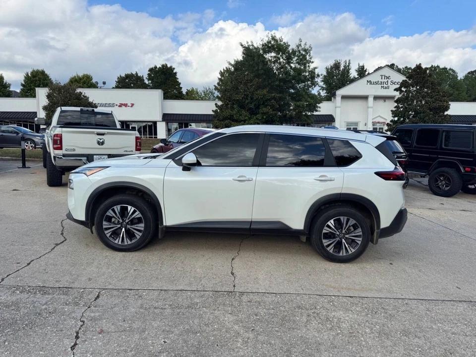 2023 Nissan Rogue - Image 5 of 18