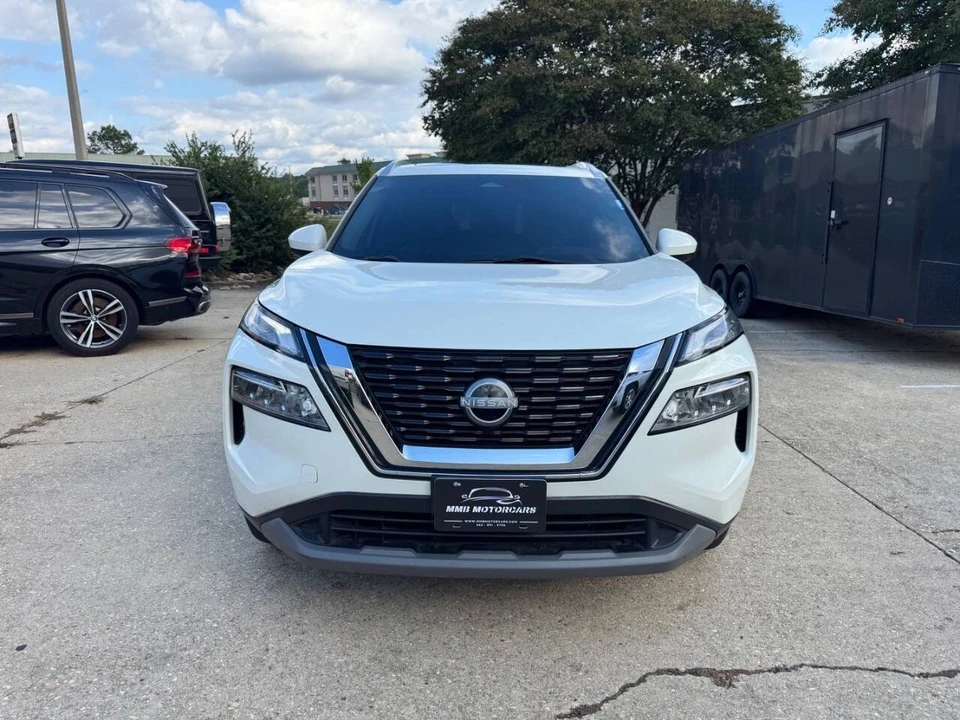 2023 Nissan Rogue - Image 7 of 18