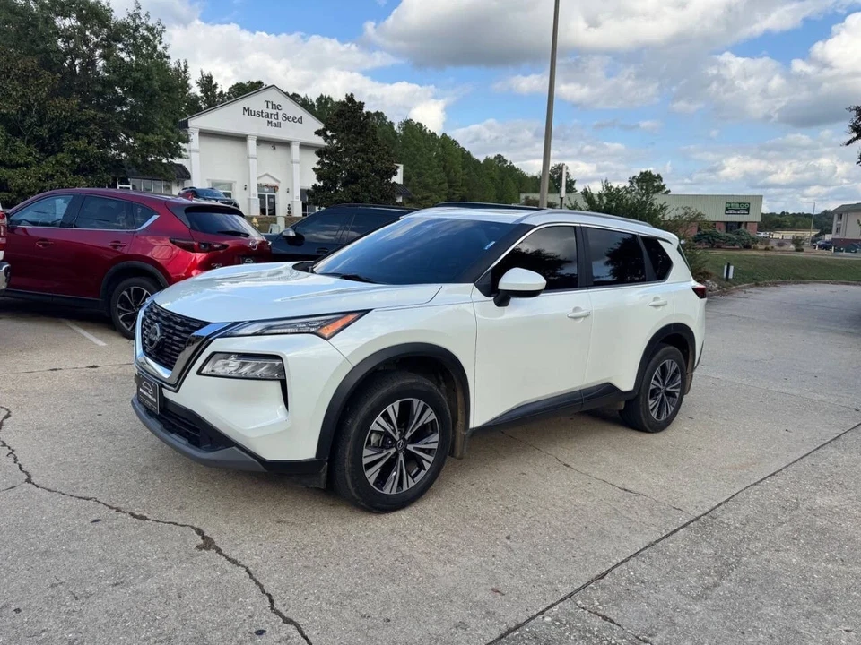 2023 Nissan Rogue - Image 6 of 18