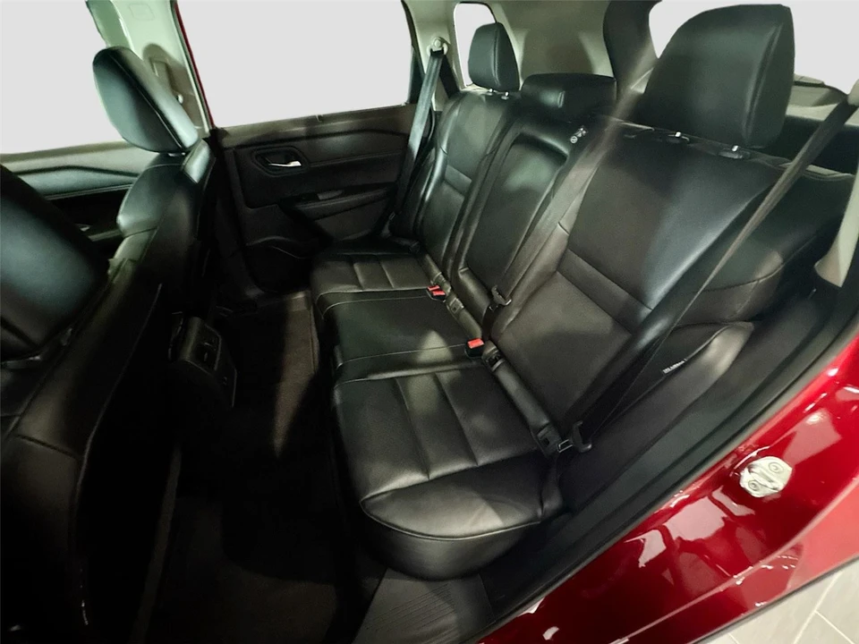 2023 Nissan Rogue - Image 16 of 21