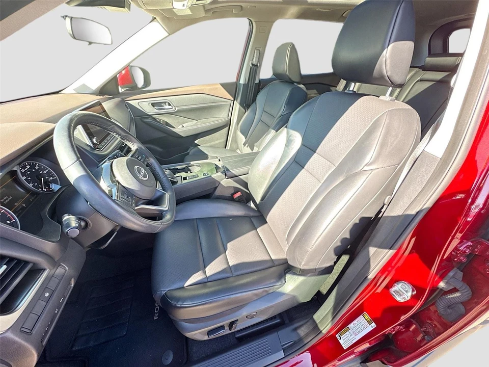 2023 Nissan Rogue - Image 8 of 14