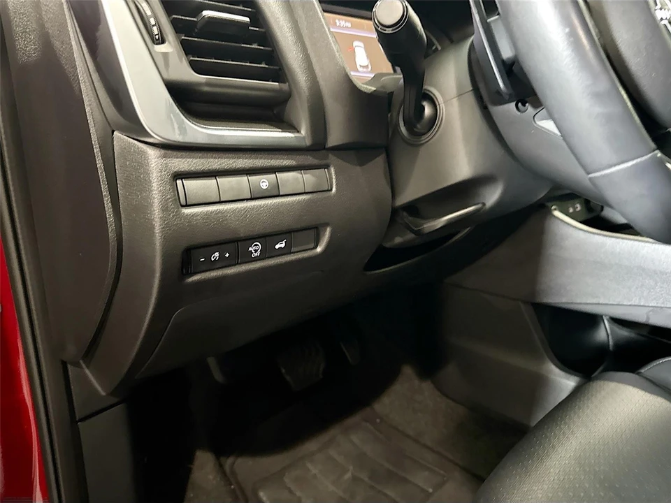 2023 Nissan Rogue - Image 7 of 21