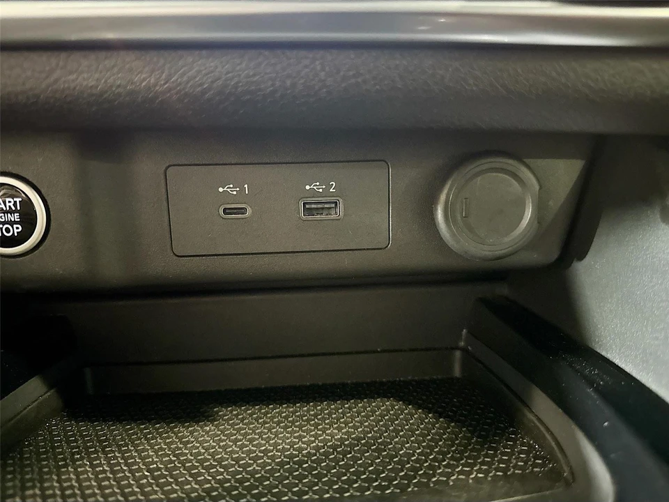 2023 Nissan Rogue - Image 15 of 21