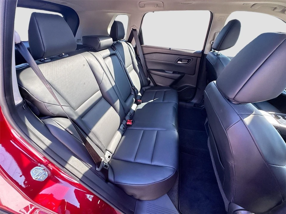2023 Nissan Rogue - Image 11 of 14