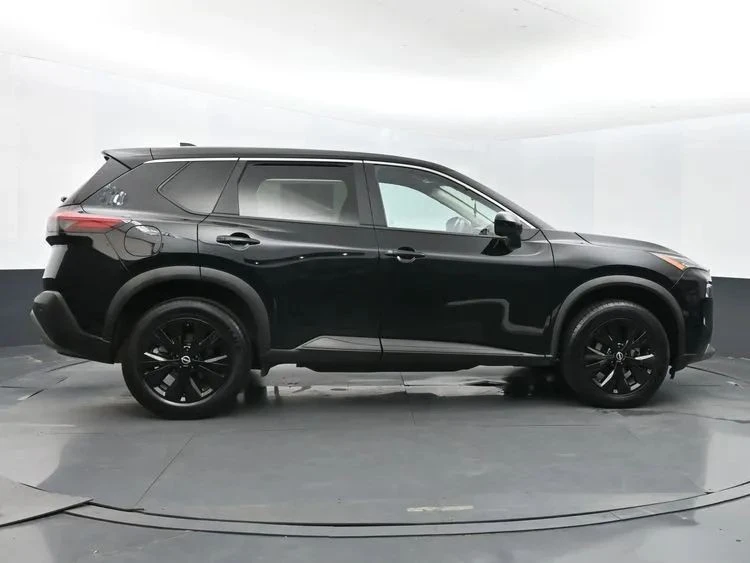 2023 Nissan Rogue - Image 4 of 12