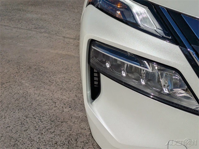 2023 Nissan Rogue - Image 10 of 21