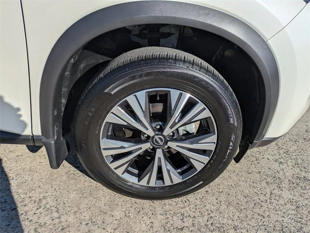 2023 Nissan Rogue - Image 11 of 21