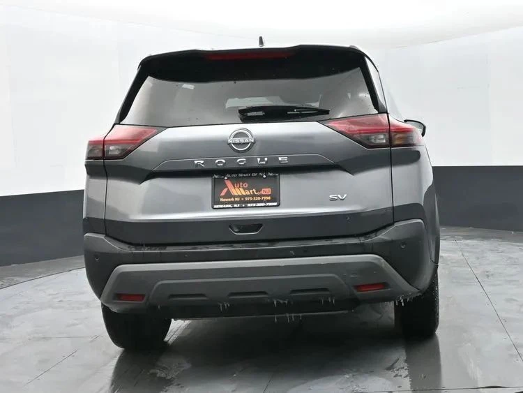 2023 Nissan Rogue - Image 8 of 12