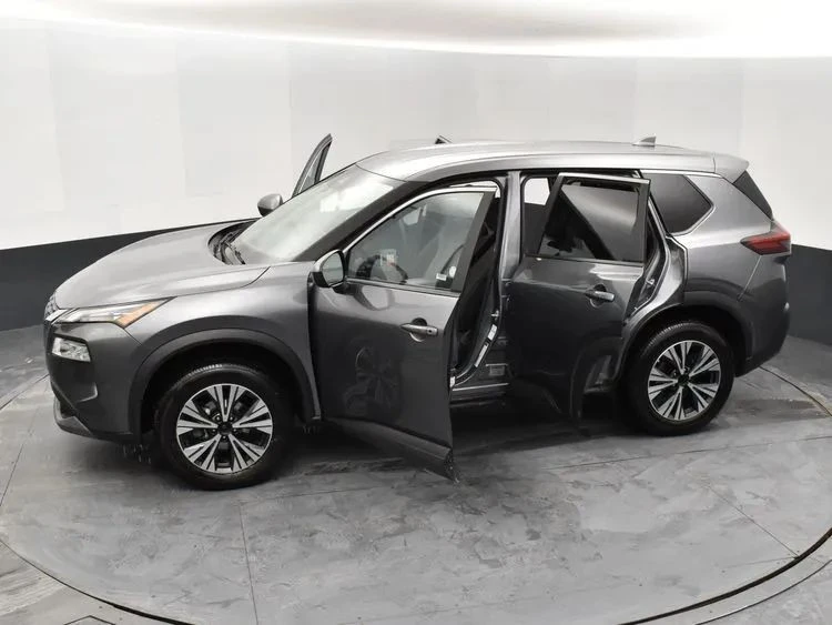 2023 Nissan Rogue - Image 7 of 12