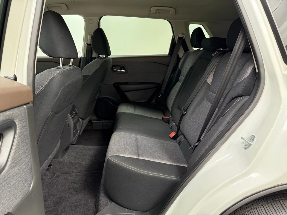 2023 Nissan Rogue - Image 19 of 21