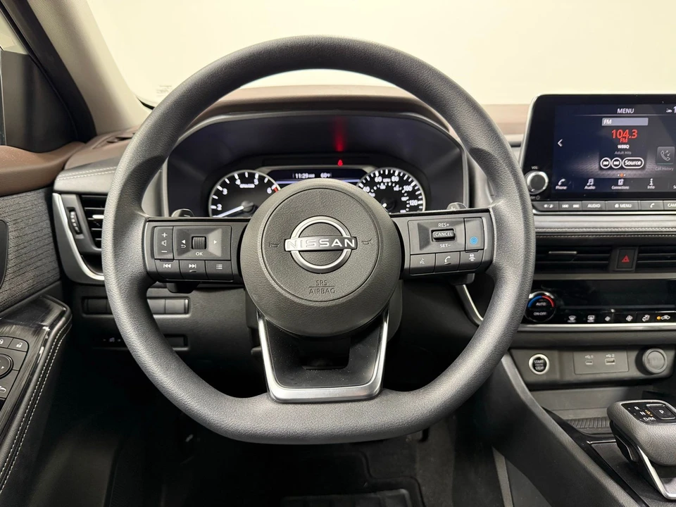 2023 Nissan Rogue - Image 20 of 21