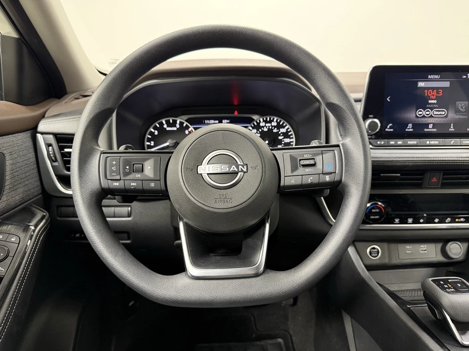 2023 Nissan Rogue - Image 20 of 21