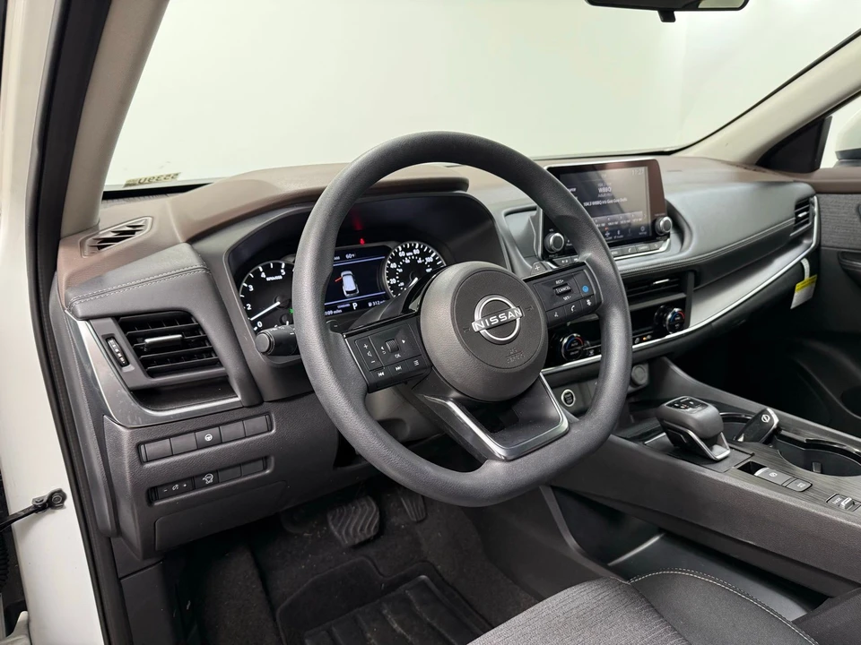 2023 Nissan Rogue - Image 14 of 21