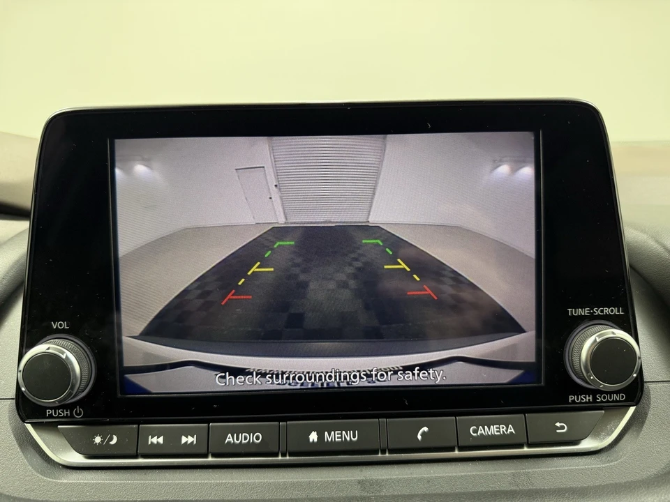2023 Nissan Rogue - Image 17 of 21