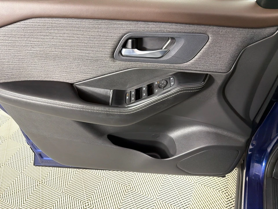 2023 Nissan Rogue - Image 12 of 21