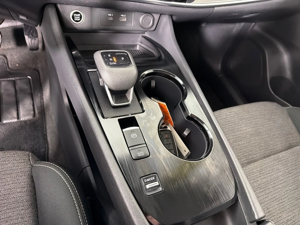 2023 Nissan Rogue - Image 19 of 21