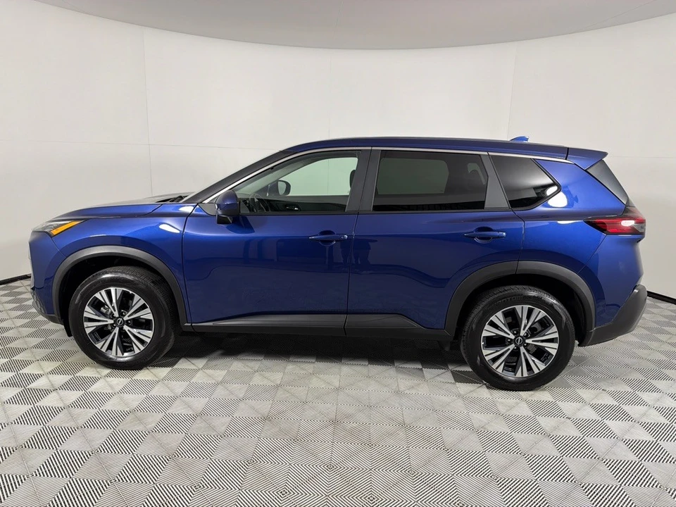 2023 Nissan Rogue - Image 9 of 21