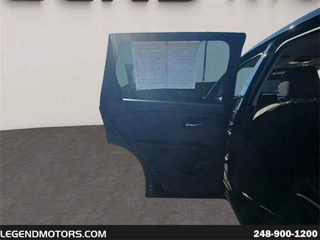 2023 Nissan Rogue - Image 13 of 21