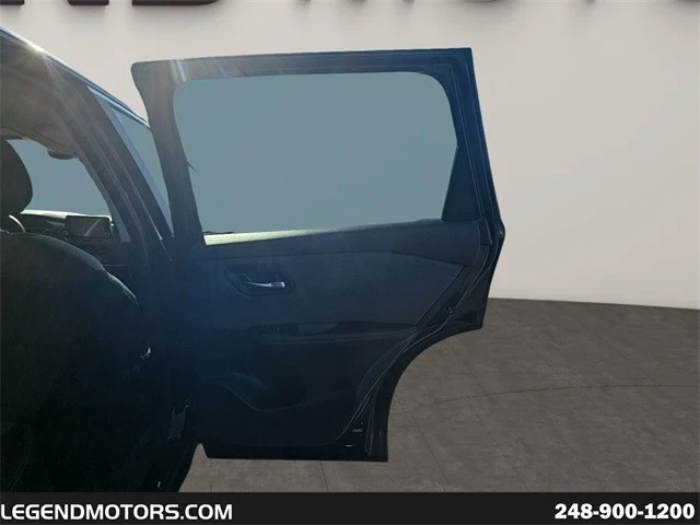 2023 Nissan Rogue - Image 18 of 21