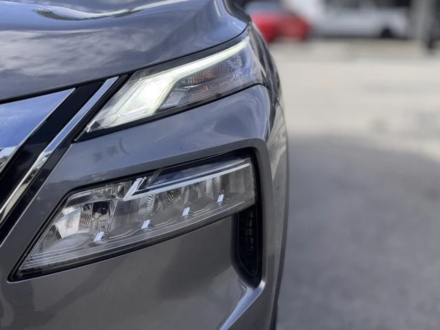 2023 Nissan Rogue - Image 8 of 12