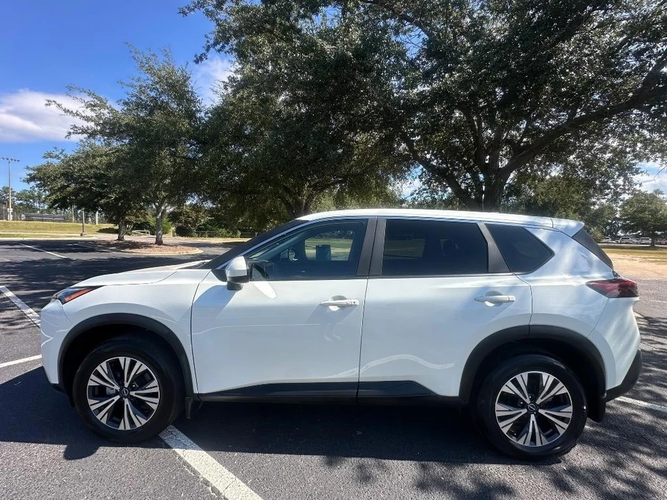 2023 Nissan Rogue - Image 2 of 21