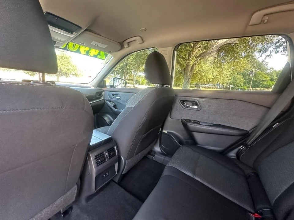 2023 Nissan Rogue - Image 19 of 21
