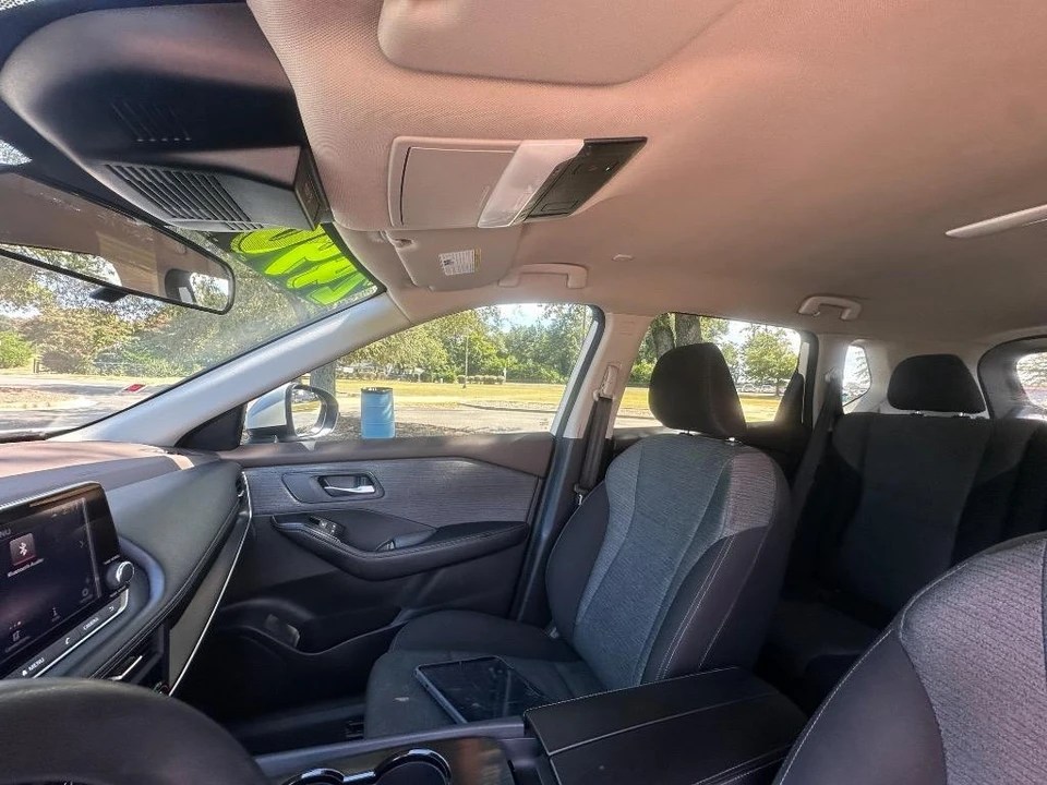 2023 Nissan Rogue - Image 8 of 21