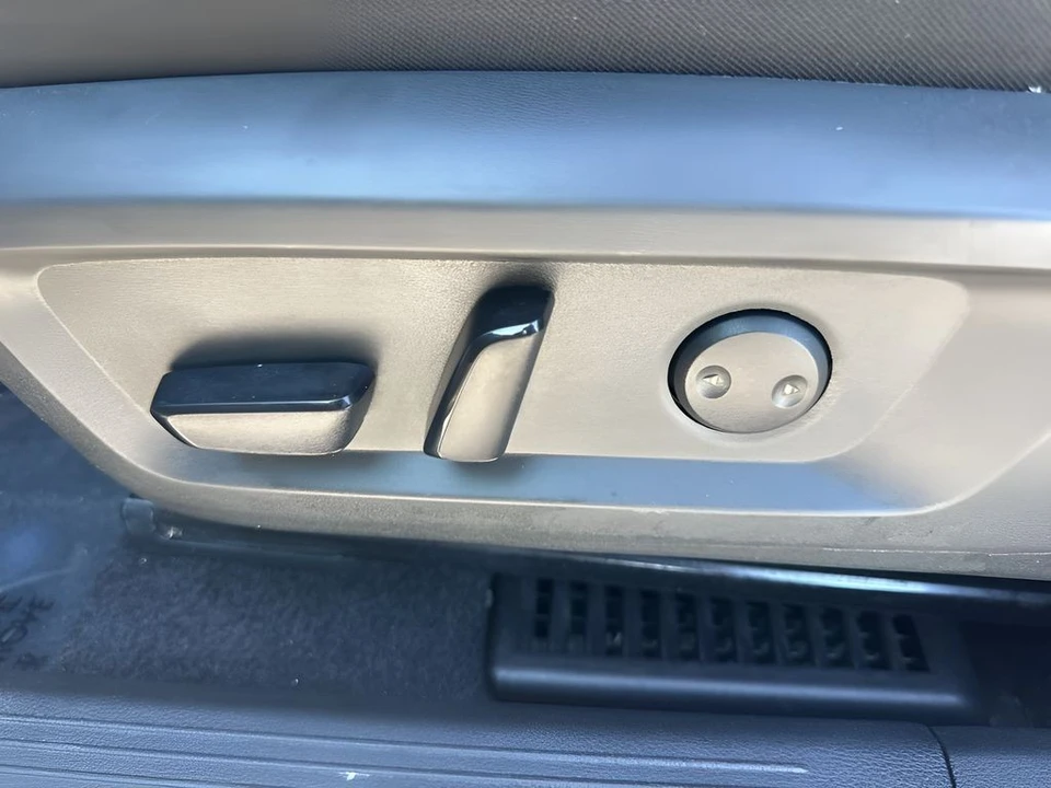 2023 Nissan Rogue - Image 10 of 12