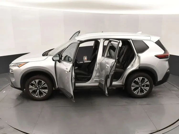 2023 Nissan Rogue - Image 7 of 12