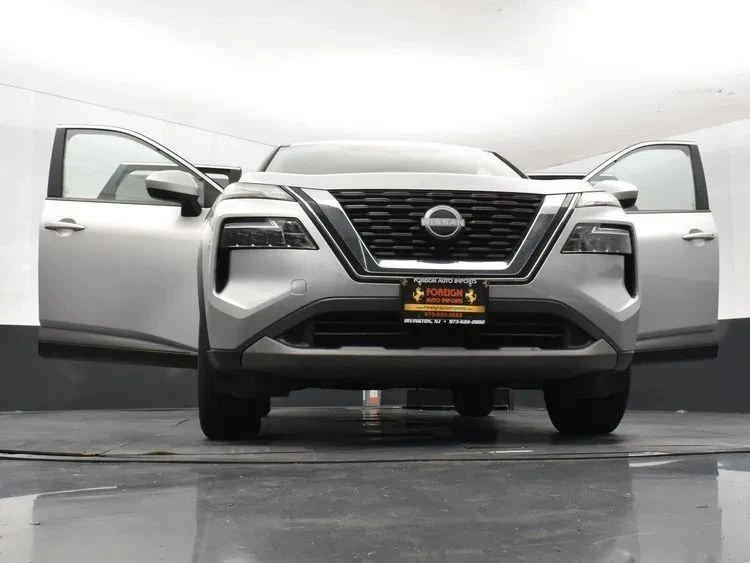 2023 Nissan Rogue - Image 11 of 12