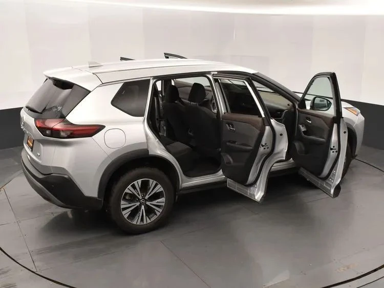 2023 Nissan Rogue - Image 6 of 12