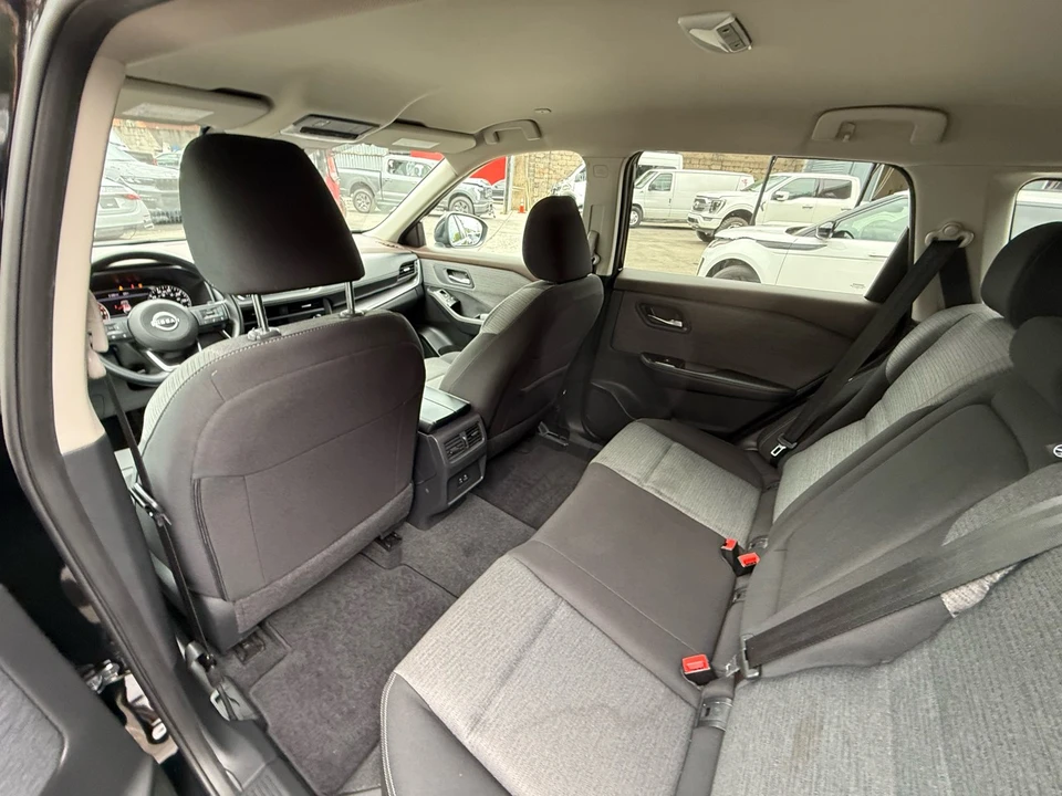 2023 Nissan Rogue - Image 13 of 21