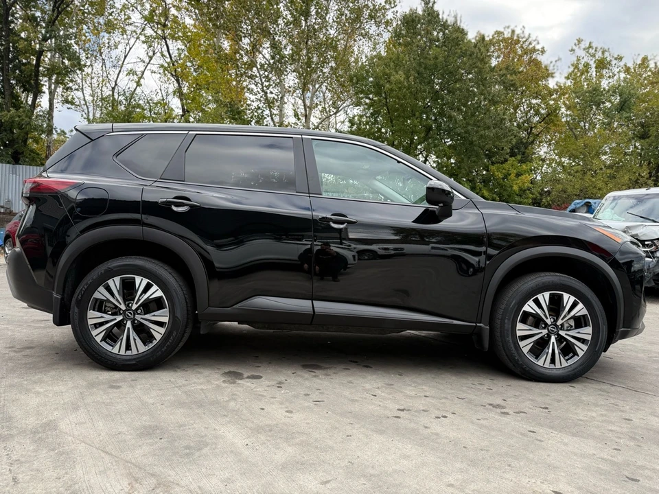 2023 Nissan Rogue - Image 7 of 21