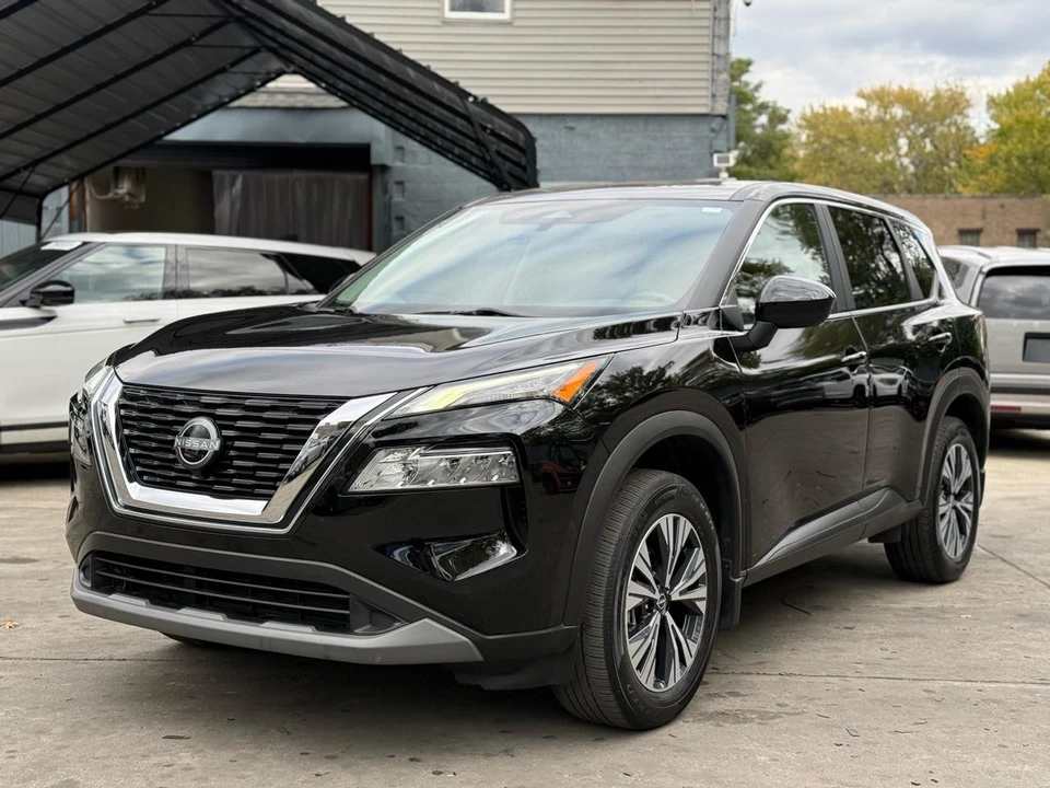 2023 Nissan Rogue - Image 2 of 21