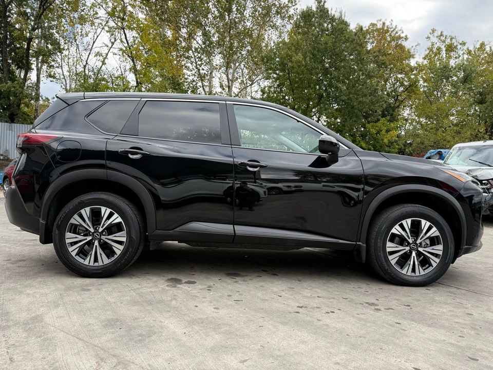 2023 Nissan Rogue - Image 7 of 21